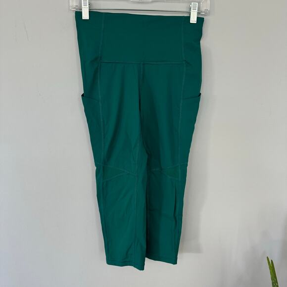 Xersion Quick-Dri Spandex Blend Capri Leggings Size Small w/ Pockets Wide Band - Picture 1 of 7